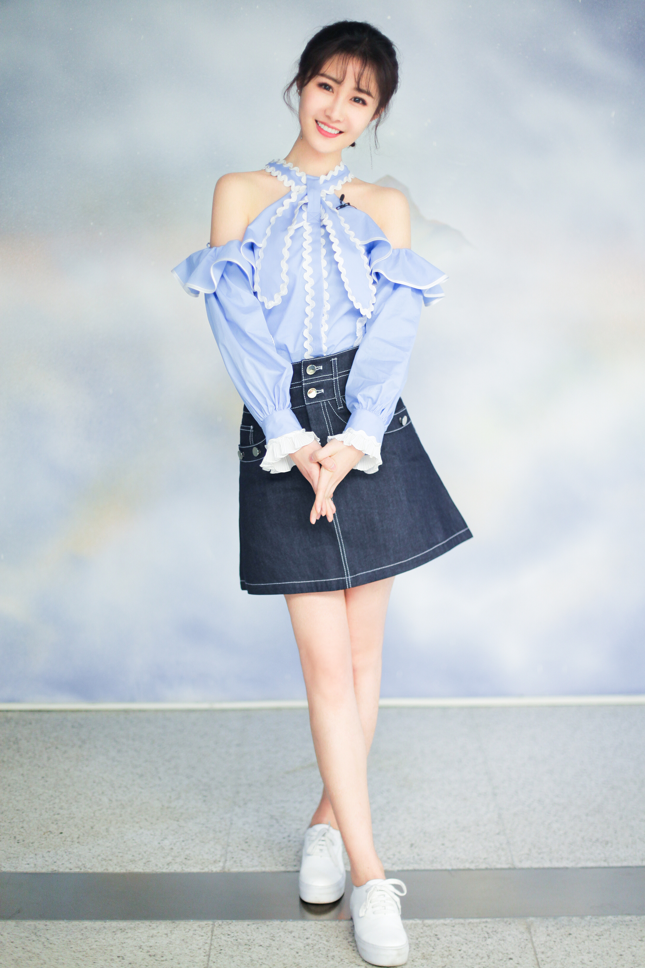 Beautiful host Liang Tian - iNEWS