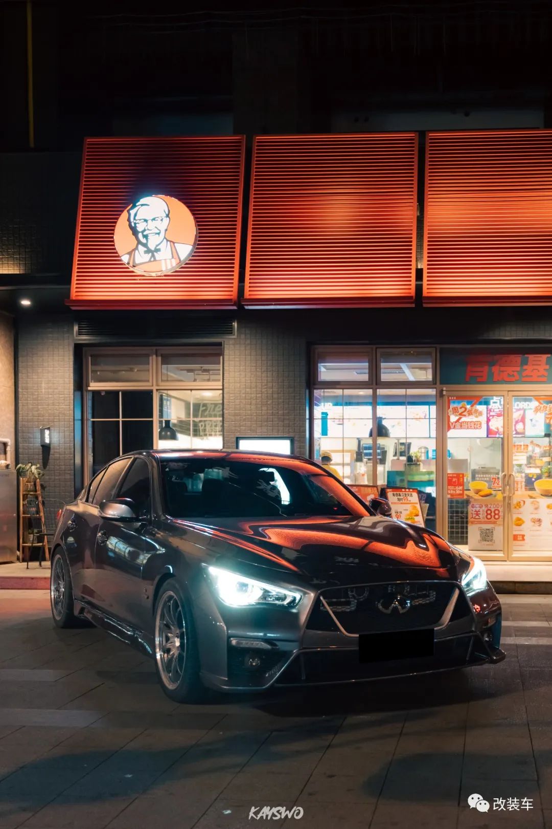 Q50s Sticker The flame-breathing Infiniti Q50S can see the shadow of GT-R R35 on it ...