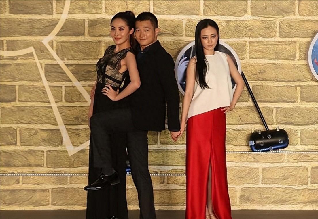 Liu Ye hugged Li Xiaoran from behind. Does anyone pay attention to what ...