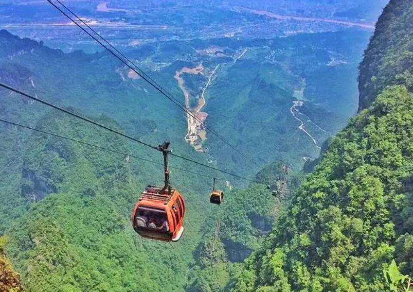 The Tianmen Mountain Cableway and the Huashan Xifeng Cableway are both ...