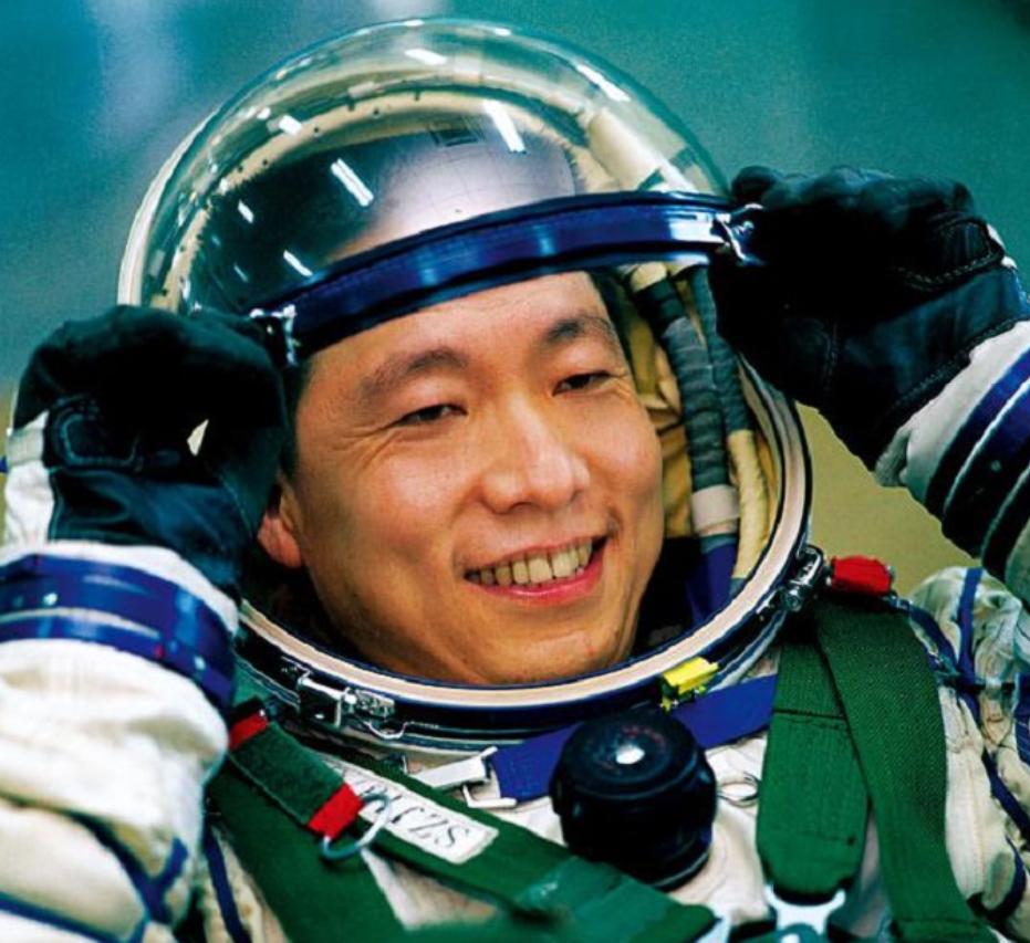 Liwei In 2003, Yang Liwei said this while leaving the cabin, the chief ...
