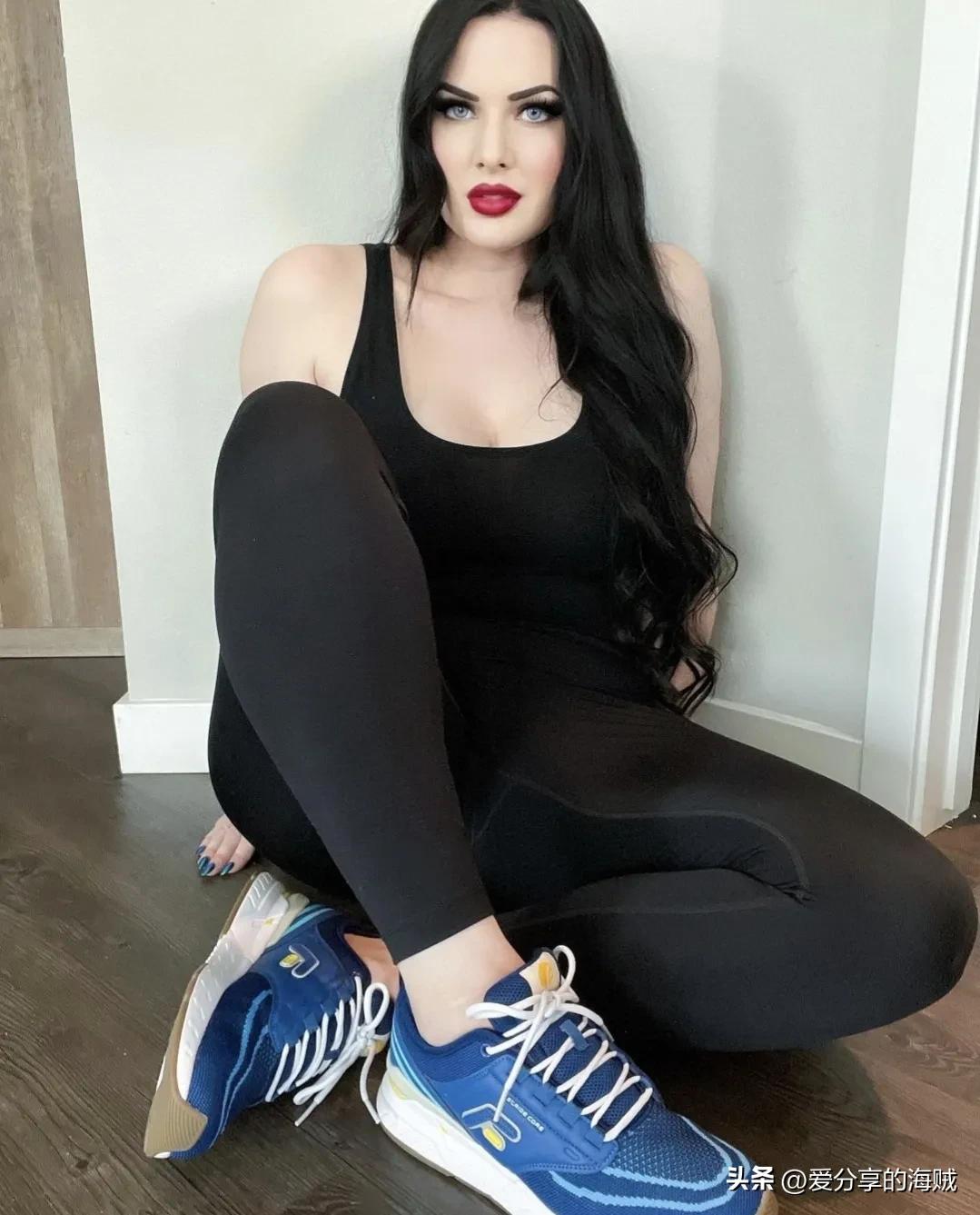Synonymous with sexy, Internet celebrity model: Raven Rose - iMedia