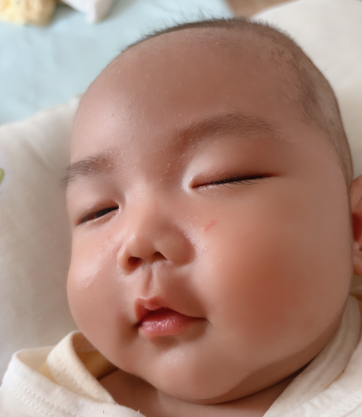 Many mothers don't know the reasons that cause the baby's restless sleep, so pay attention iMedia