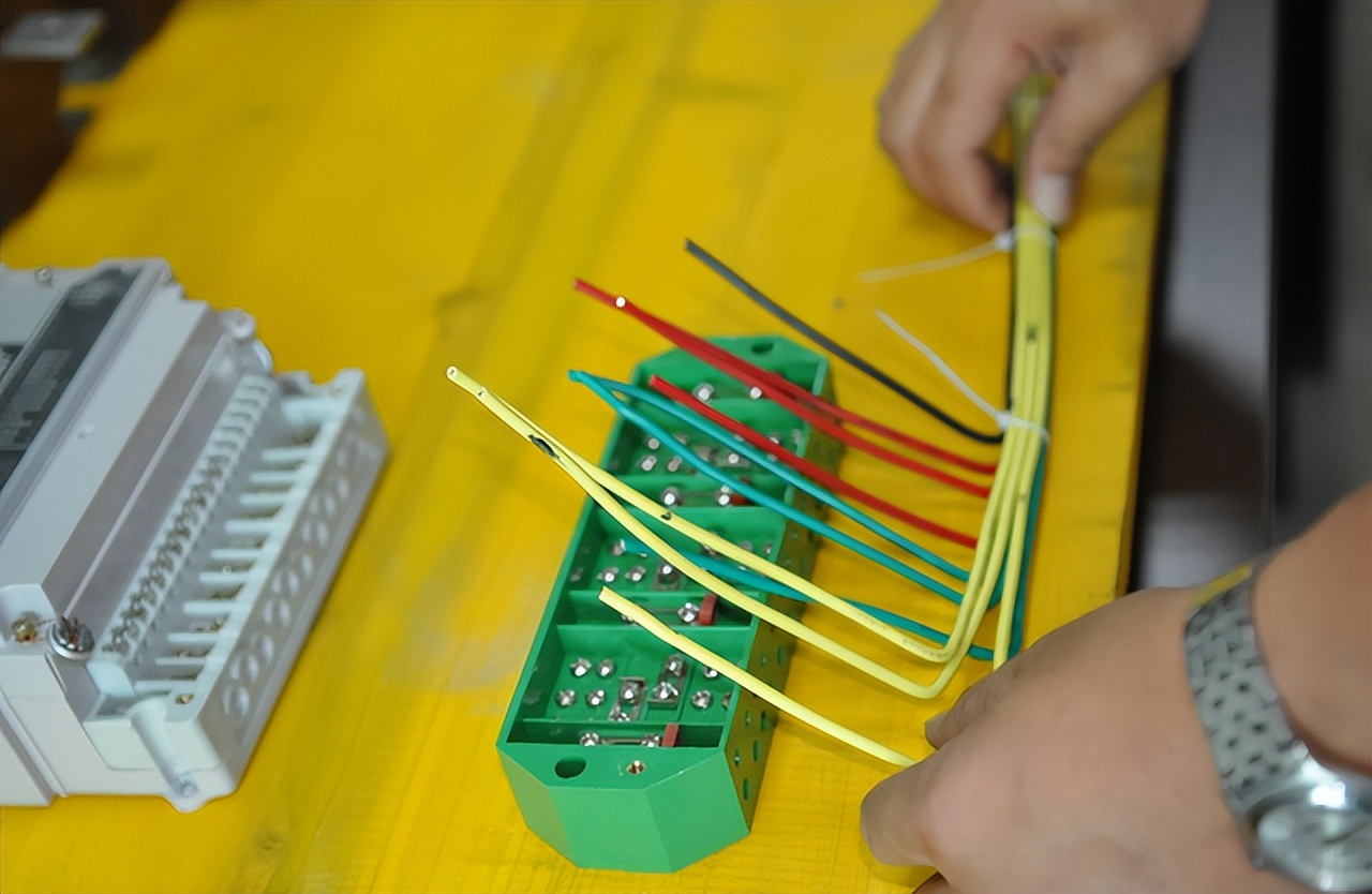 Detailed explanation of the 7 steps of installing the meter and ...