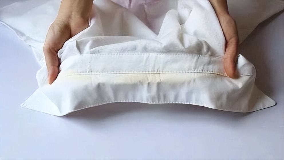 White clothes always turn yellow?Teach you 5 tips to easily remove yellow stains from clothes