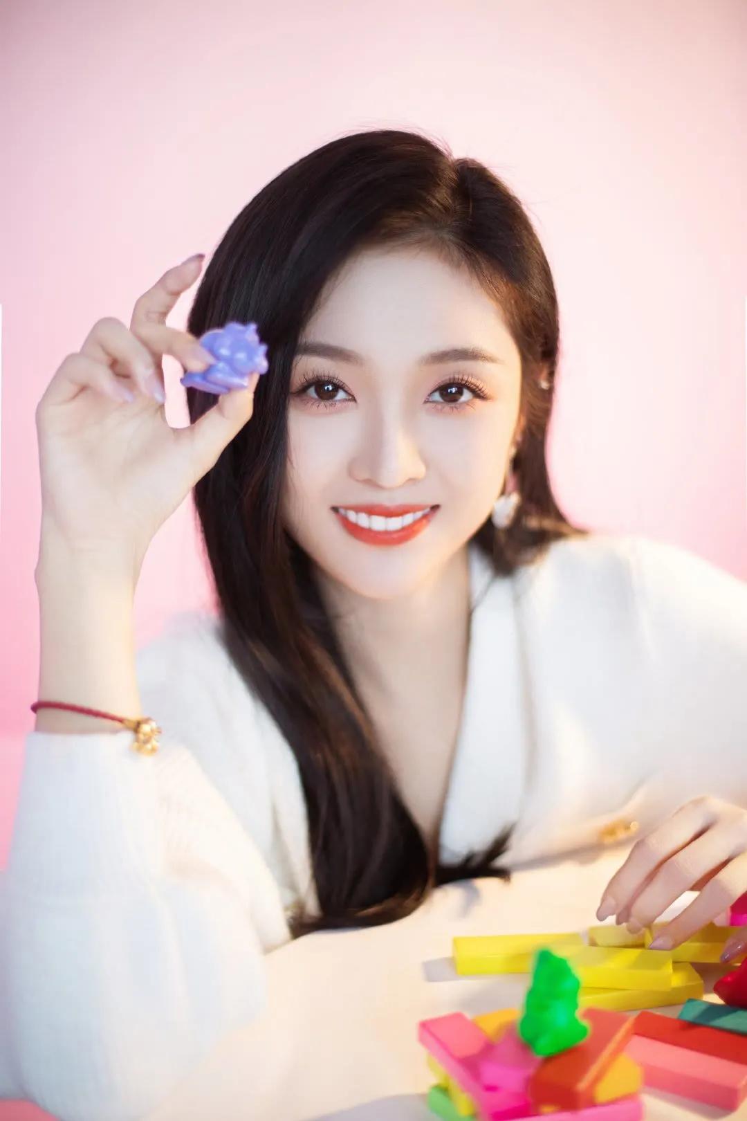 Wu Xuanyi#Meitu 28 - iNEWS