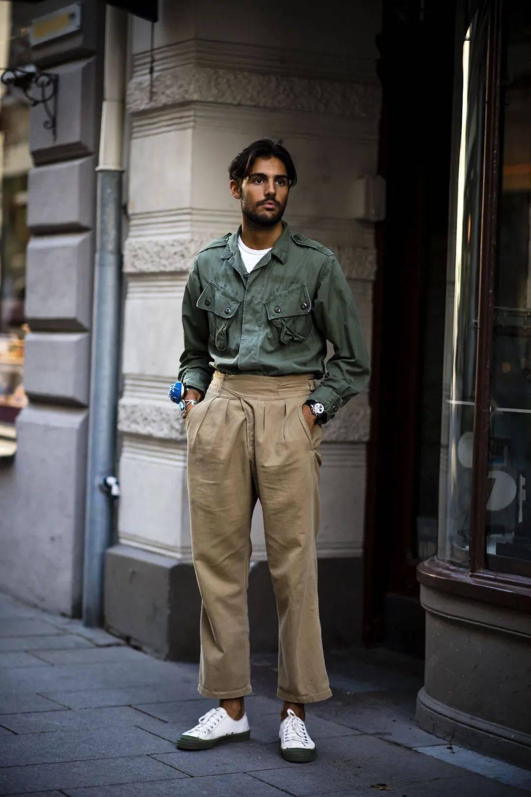 Spring Khaki It is popular to wear