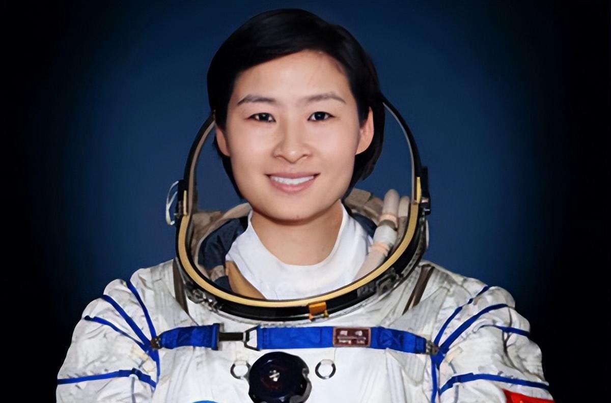 China's first female astronaut 