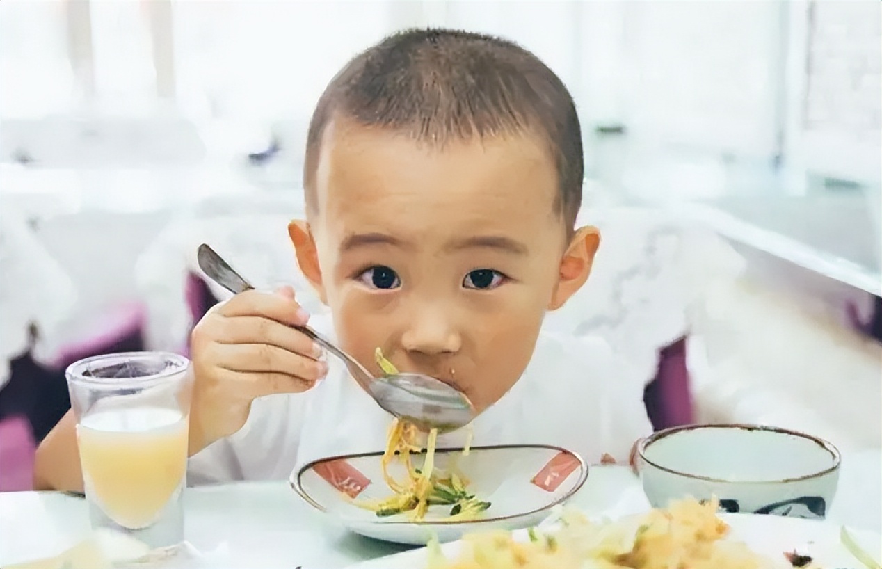 After children go to school, try to eat less of these 4 kinds of