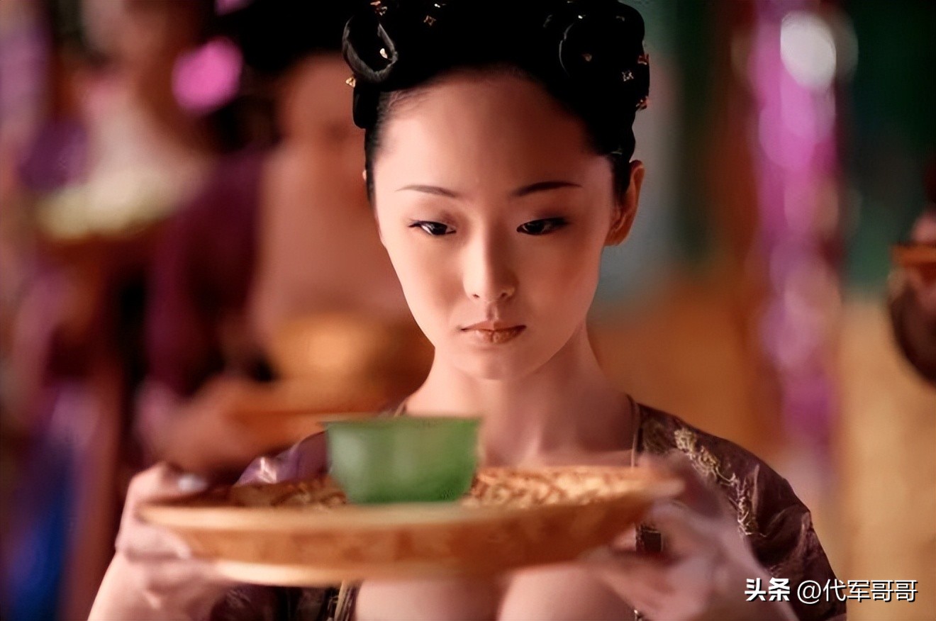 Li Man 17 years ago, the beautiful actress Li Man, who was popularized by ...