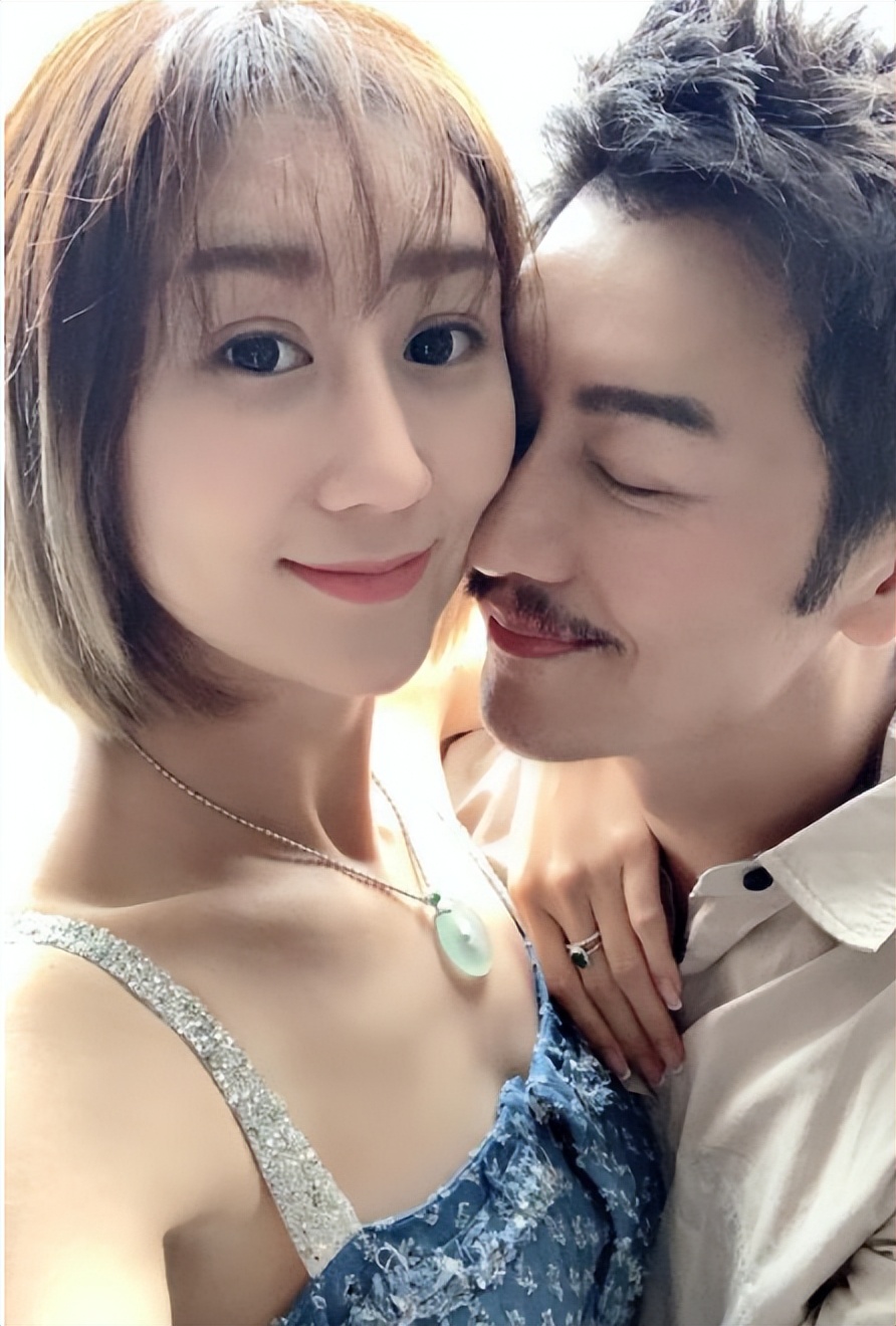 There is a kind of "plastic surgery" called Jiang Lisha married. After ...