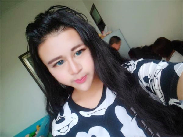 How absurd is the internet celebrity Han Xia to live the worm-eating ...