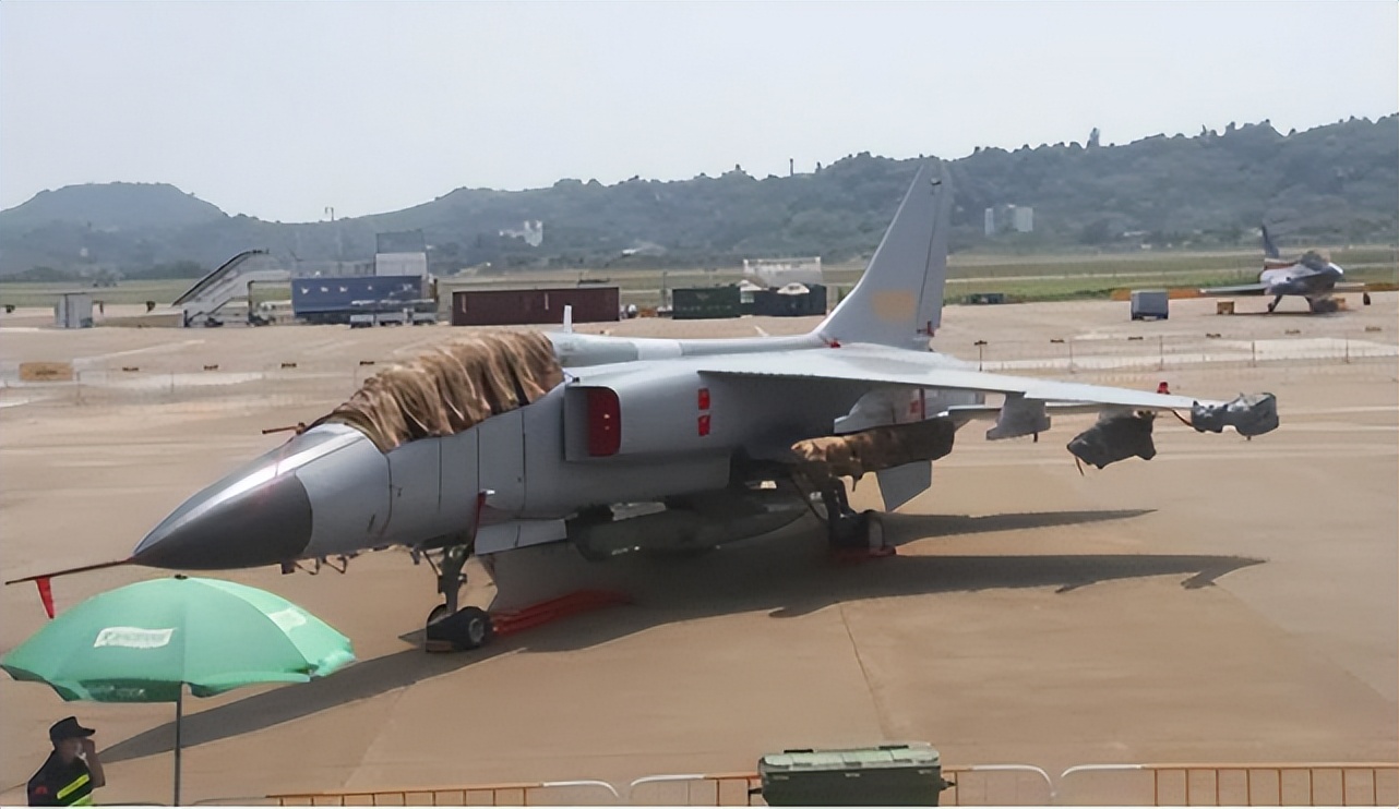 AKF98A stealth cruise missile, or standoff airborne dispenser, has