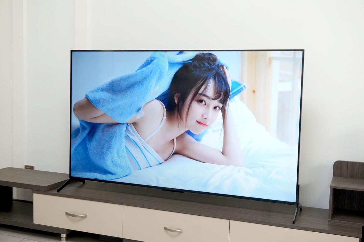 Goodlooking and fun game TV, FFALCON Thunderbird Crane 7 PRO indepth evaluation experience iNEWS
