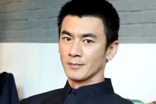 演員任天野：8歲時母親出走，17歲因家暴逃往廣州，32歲苦盡甘來 - 頭條匯