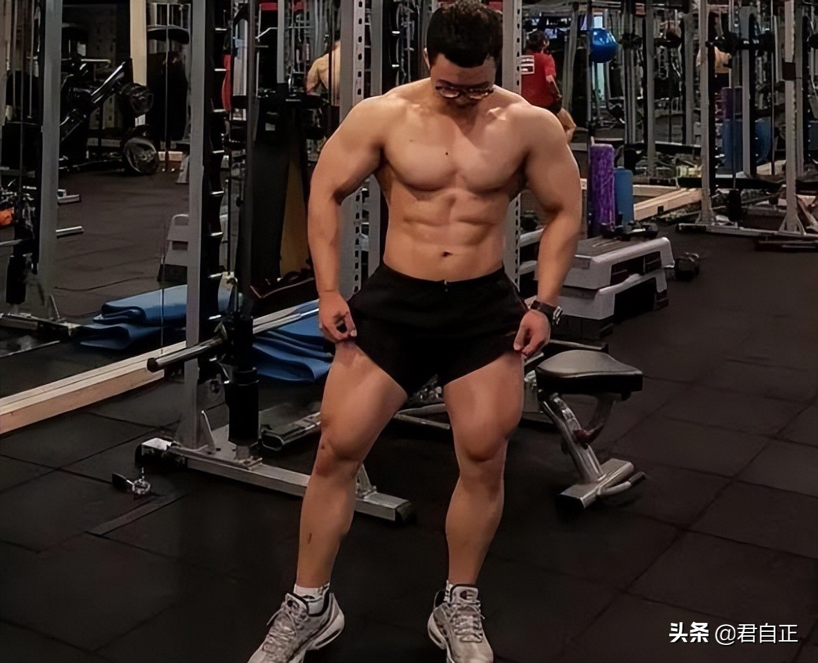 Why do national team weightlifters have less muscle than some