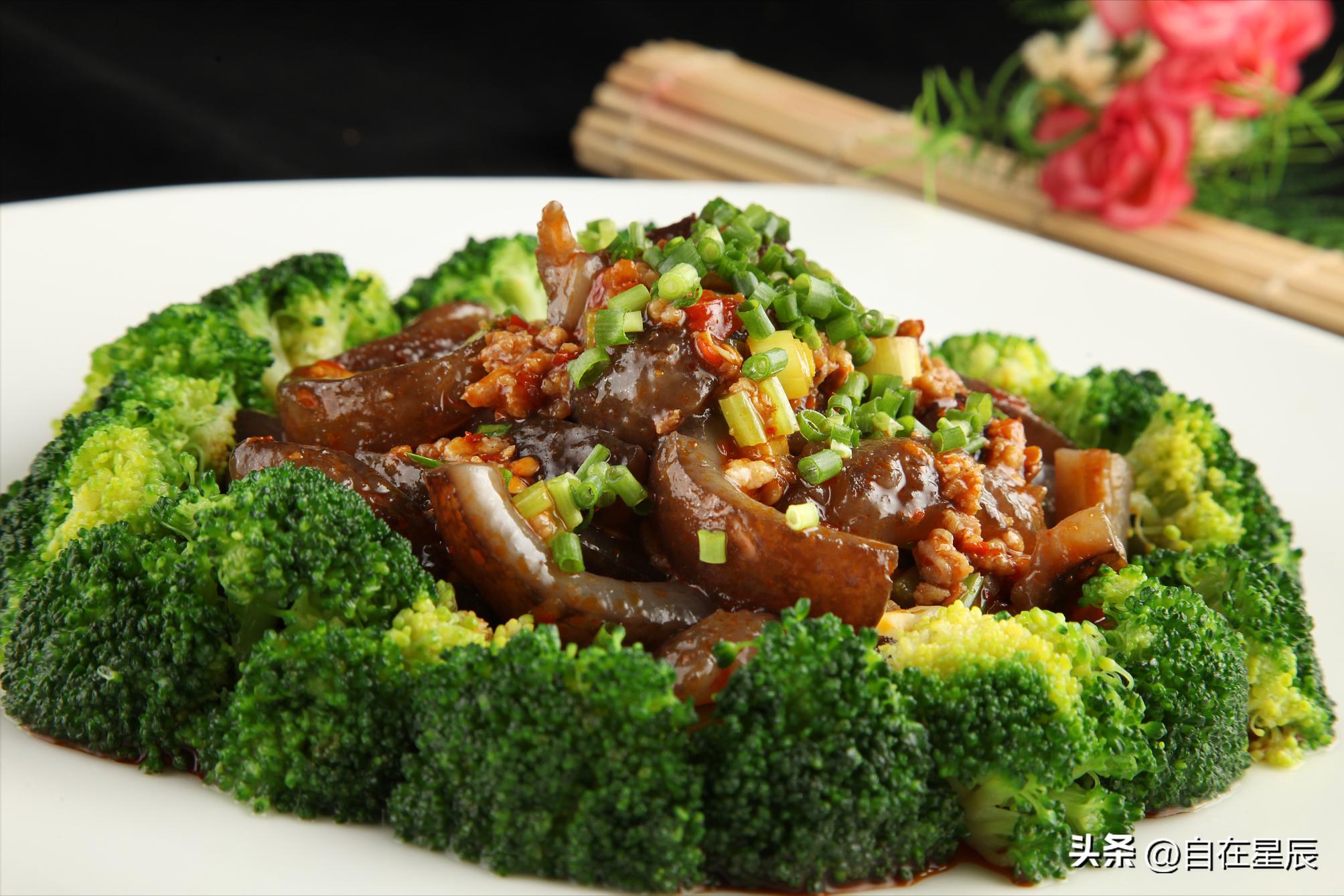 Roasted Sea Cucumber with Scallion: Delicious Delicacy, Perfect Blend Roasted Sea Cucumber with Scallion: Delicious Delicacy, Perfect Blend