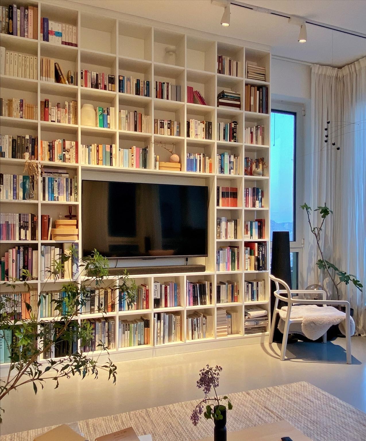 Find a home for books during the decoration, so that the new home is