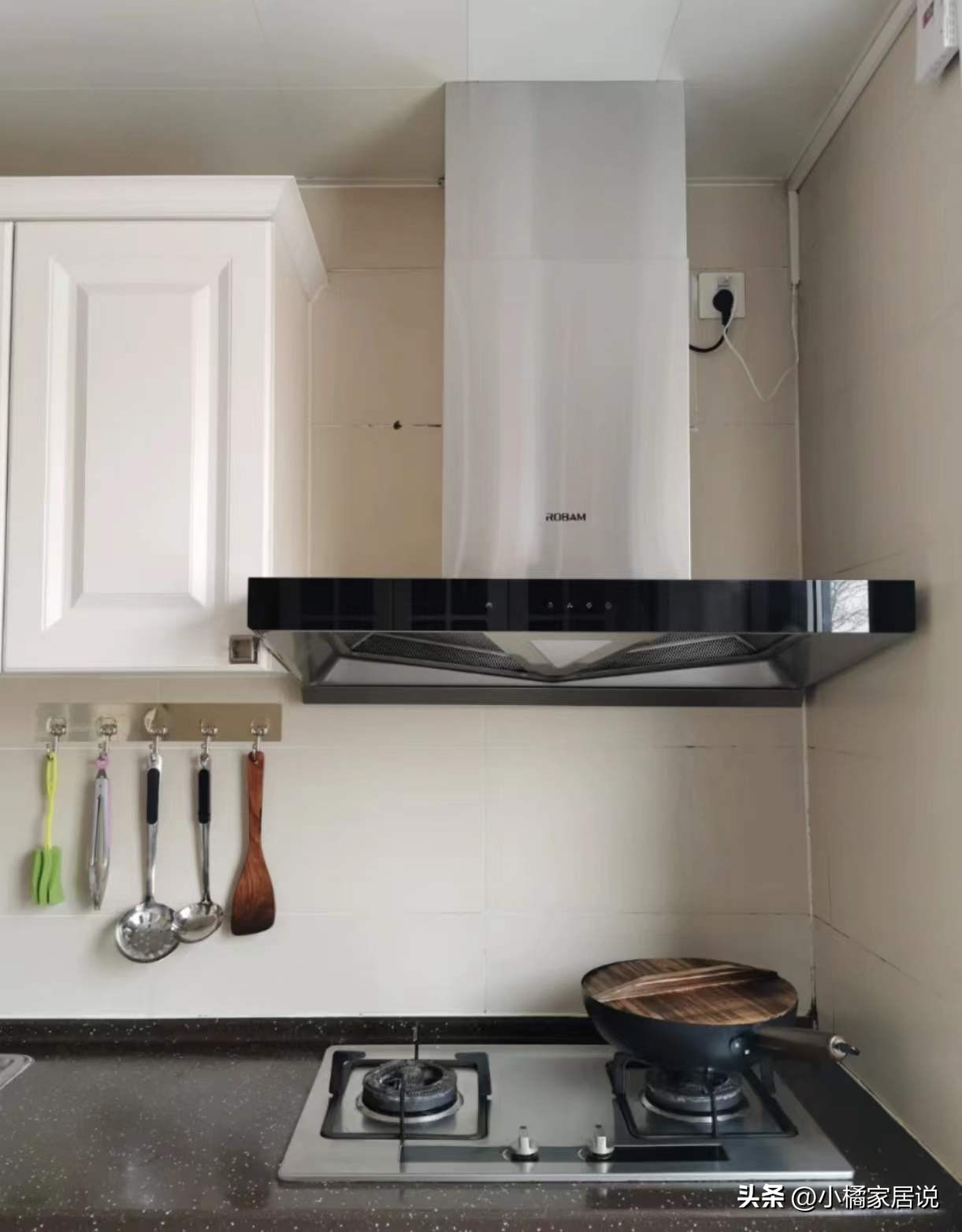 When buying a range hood, is it better to have a side suction or a top