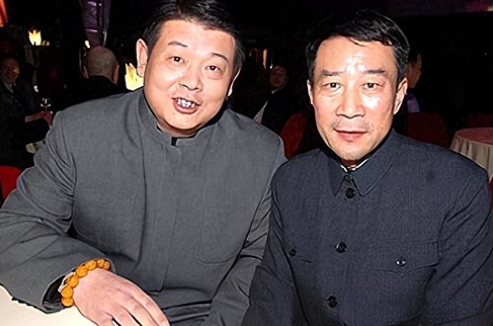 Feng Xiaogang presided over the funeral, and Zhang Guoli gave a painful ...