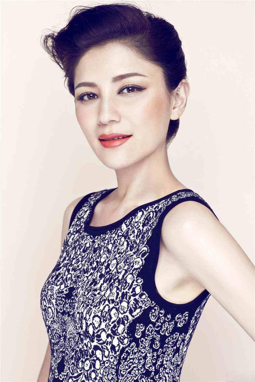 Hu Ke, sexy and charming photo (photo gallery) - iNEWS