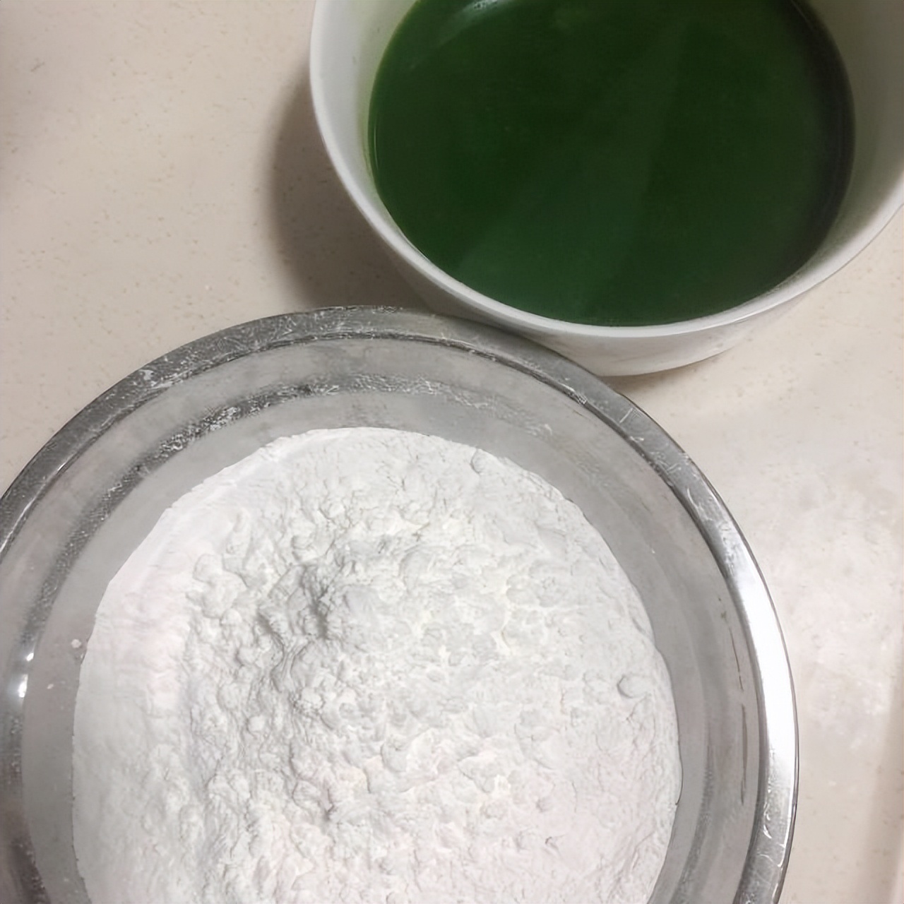 Wormwood Pork Floss Green Dumplings iNEWS