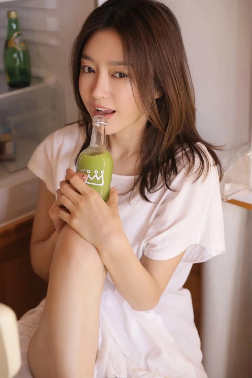 Qin Lan: A frown and a smile are touching, why is Huang Xiaoming willing to...