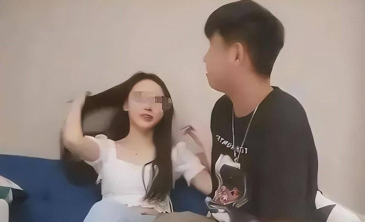 2021 年 男 導 演 拍 帶 顏 色 視 頻.20 部 獲 利 百 萬.每 集 成 本 3 萬 都 拍 吐 了 