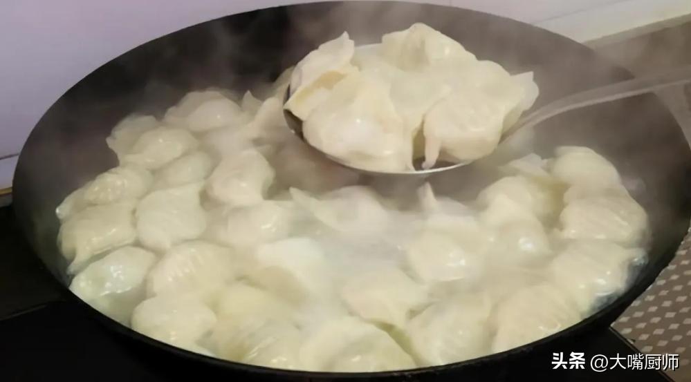 When cooking frozen dumplings, remember not to put them directly into