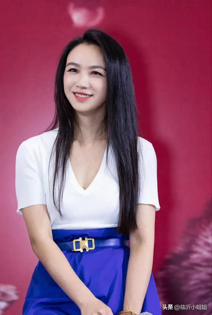 Tang Wei, an elegant and exquisite beauty, with a noble and glamorous ...