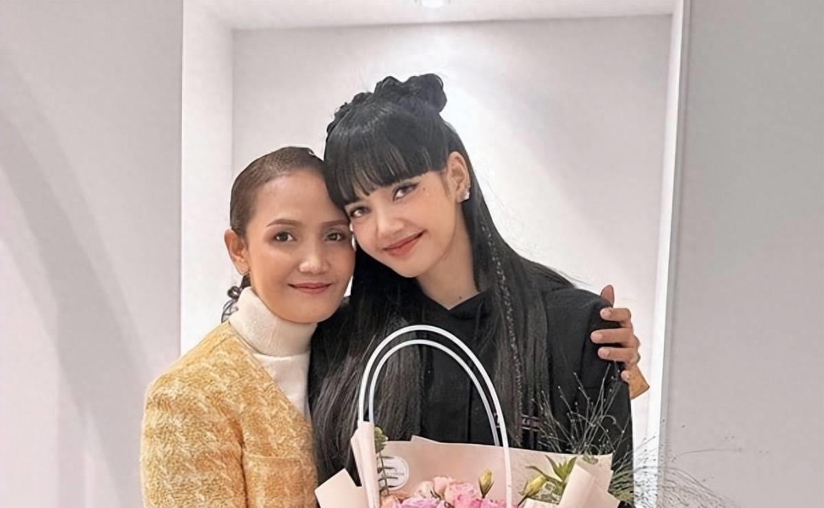 Lisa's mother expressed support for her daughter's 