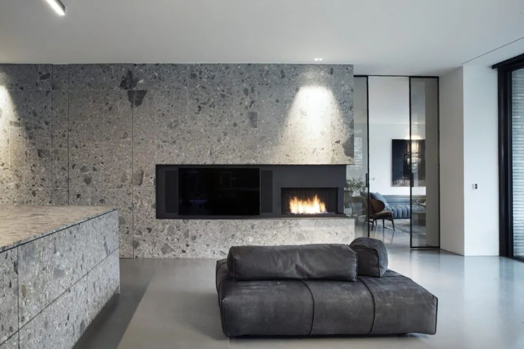 The mansion design of offroad boys, BAXTER mix and match black and