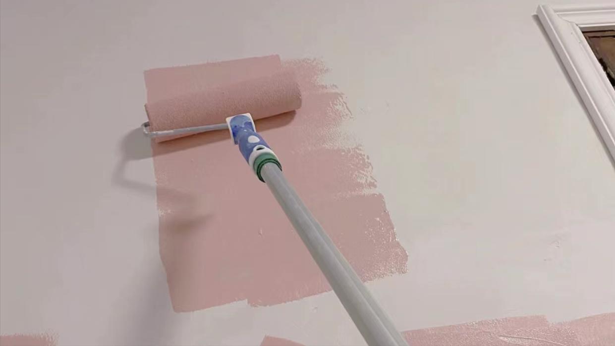 Latex paint "has a lot of water and deep water", it is to