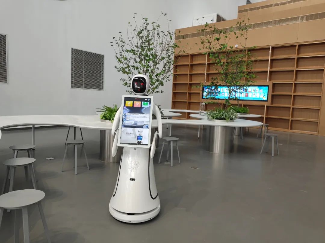 Robot Display Library Robots have become standard in smart libraries - iNEWS