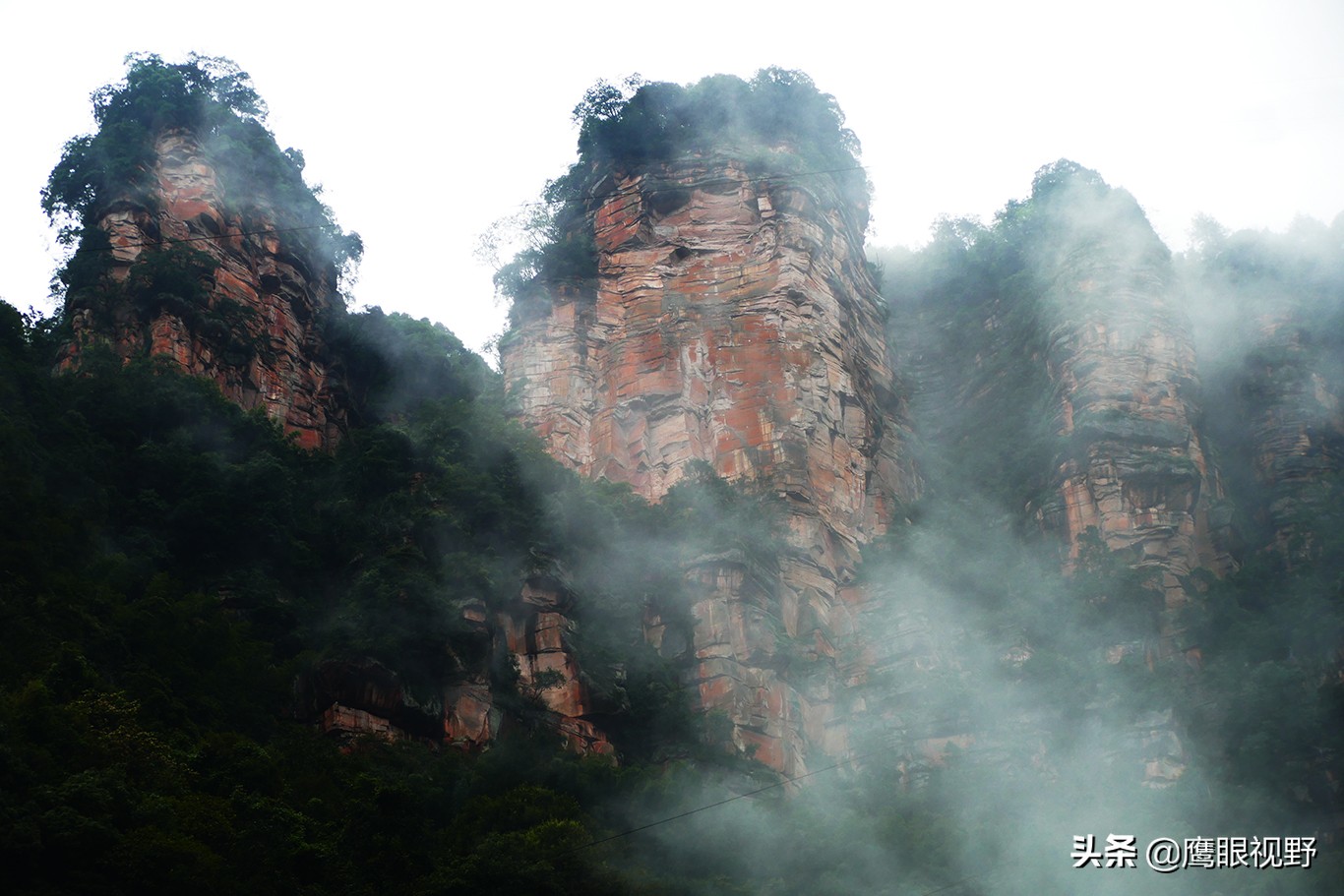 Group of travelers admiring Danxia landscapes