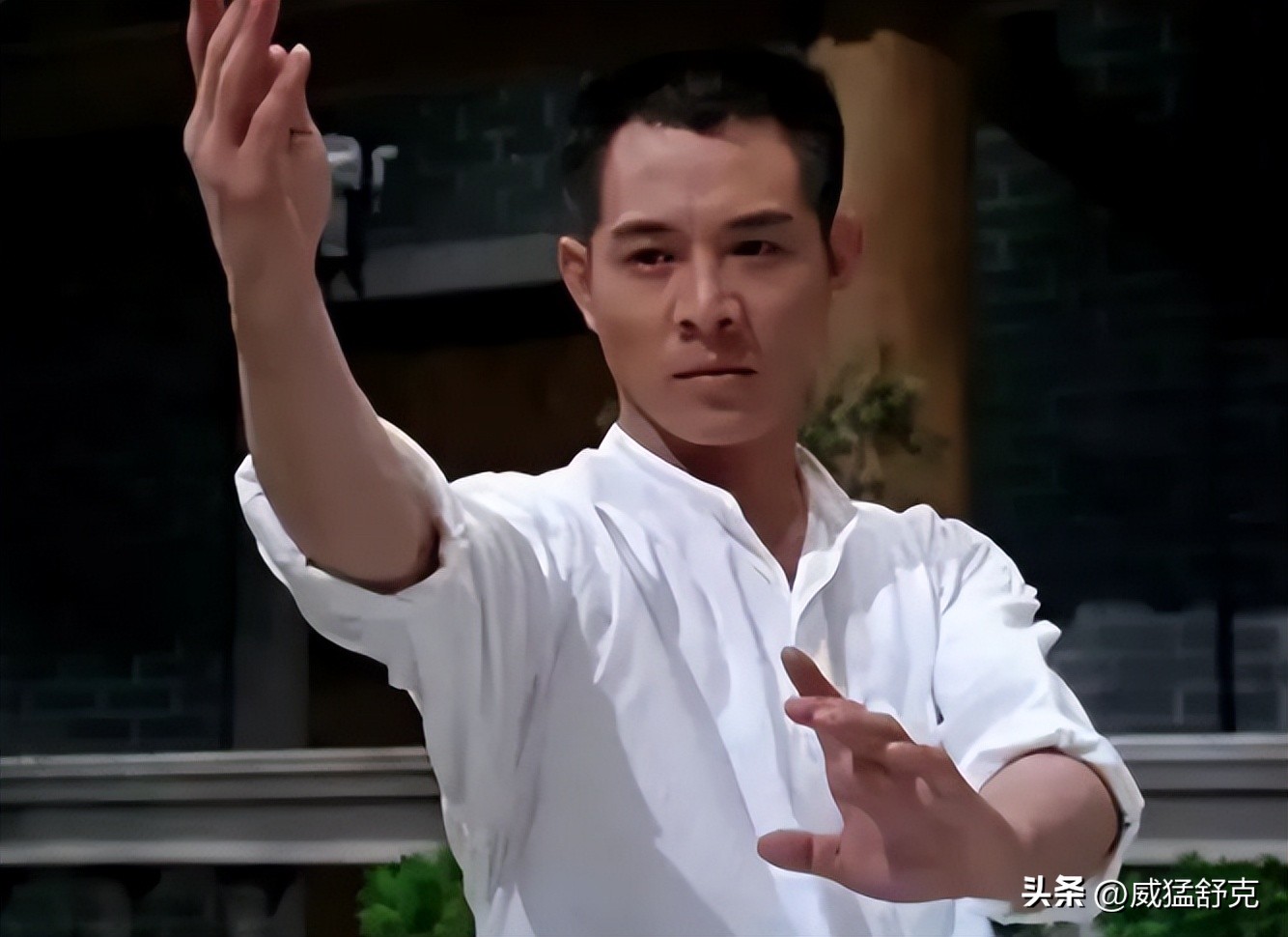 Facts have proved that Jet Li, who became famous for "throwing his wife", has embarked on