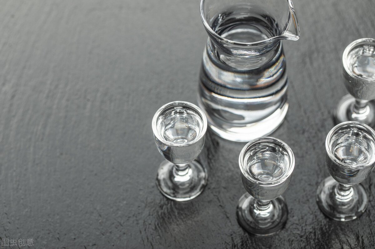 Why do I get dry mouth after drinking alcohol? iNEWS