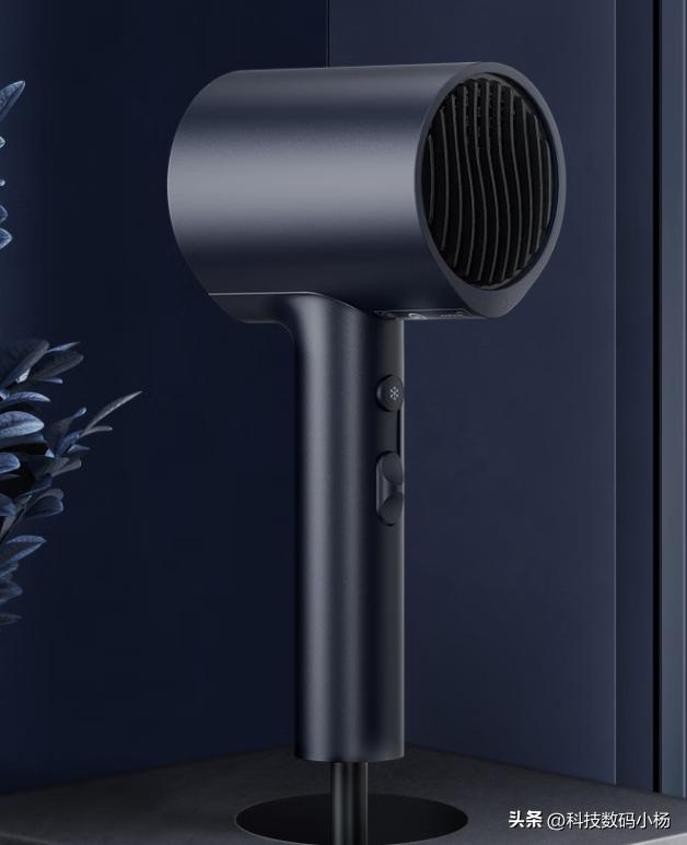 The wind power of the hair dryer suddenly became smaller and there was a burnt smell iMedia