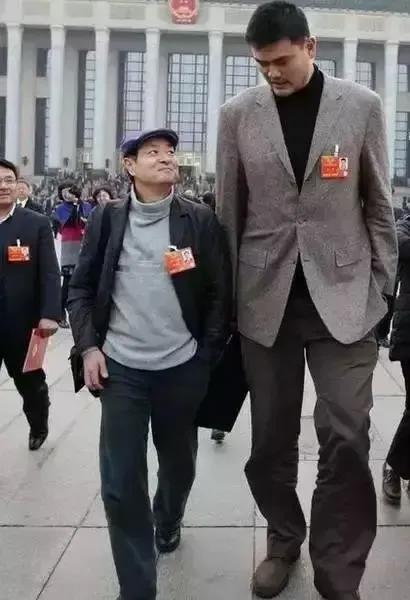 The "Little Bird Yiren" Or "Overshadowed" By The Little Giant Yao Ming ...