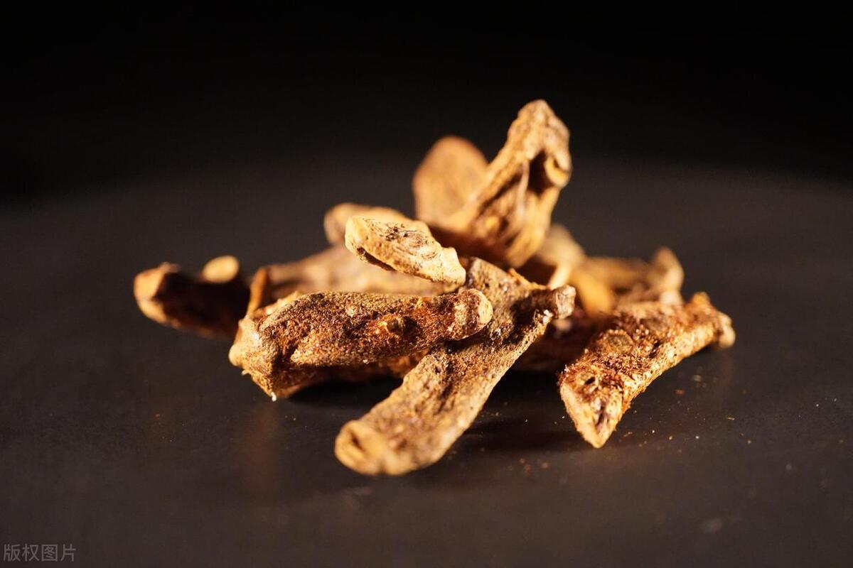 Tinnitus sounds like cicadas, and two traditional Chinese medicines can