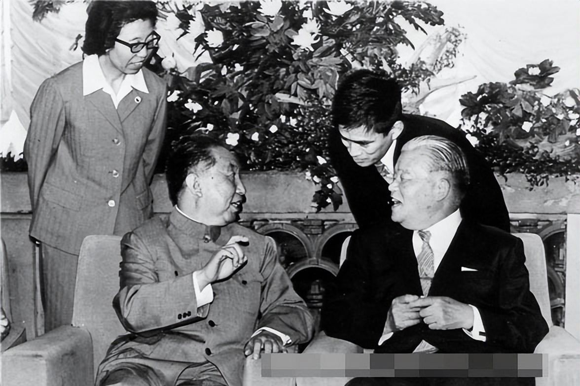 Why did Hua Guofeng voluntarily abdicate to let the virtuous, Chen Yun ...