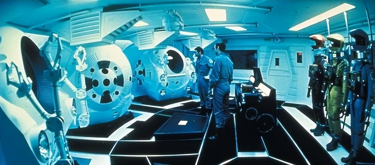 The Unique Visual Effects And Space Aesthetics Of The Movie 