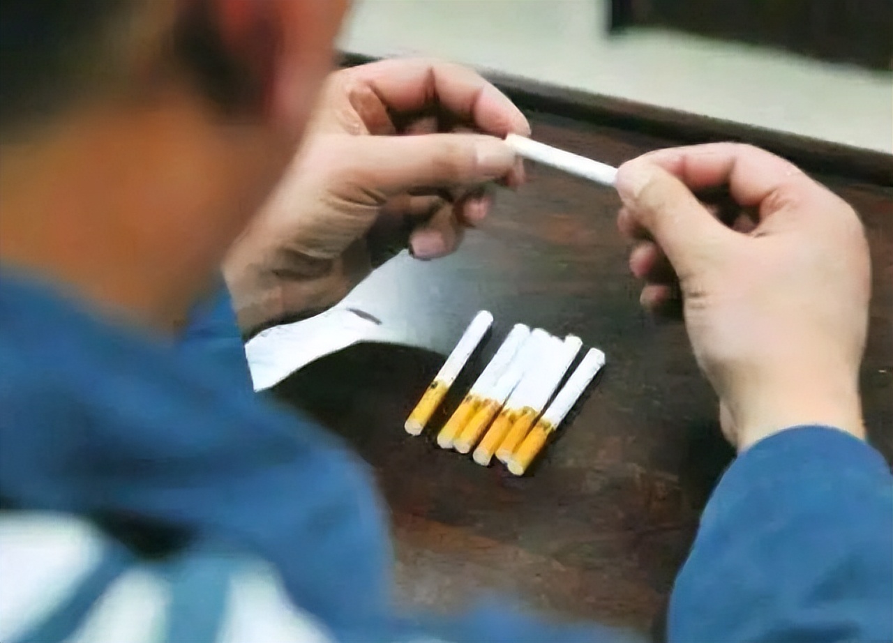 In prison, what should a smoking addict do? iNEWS