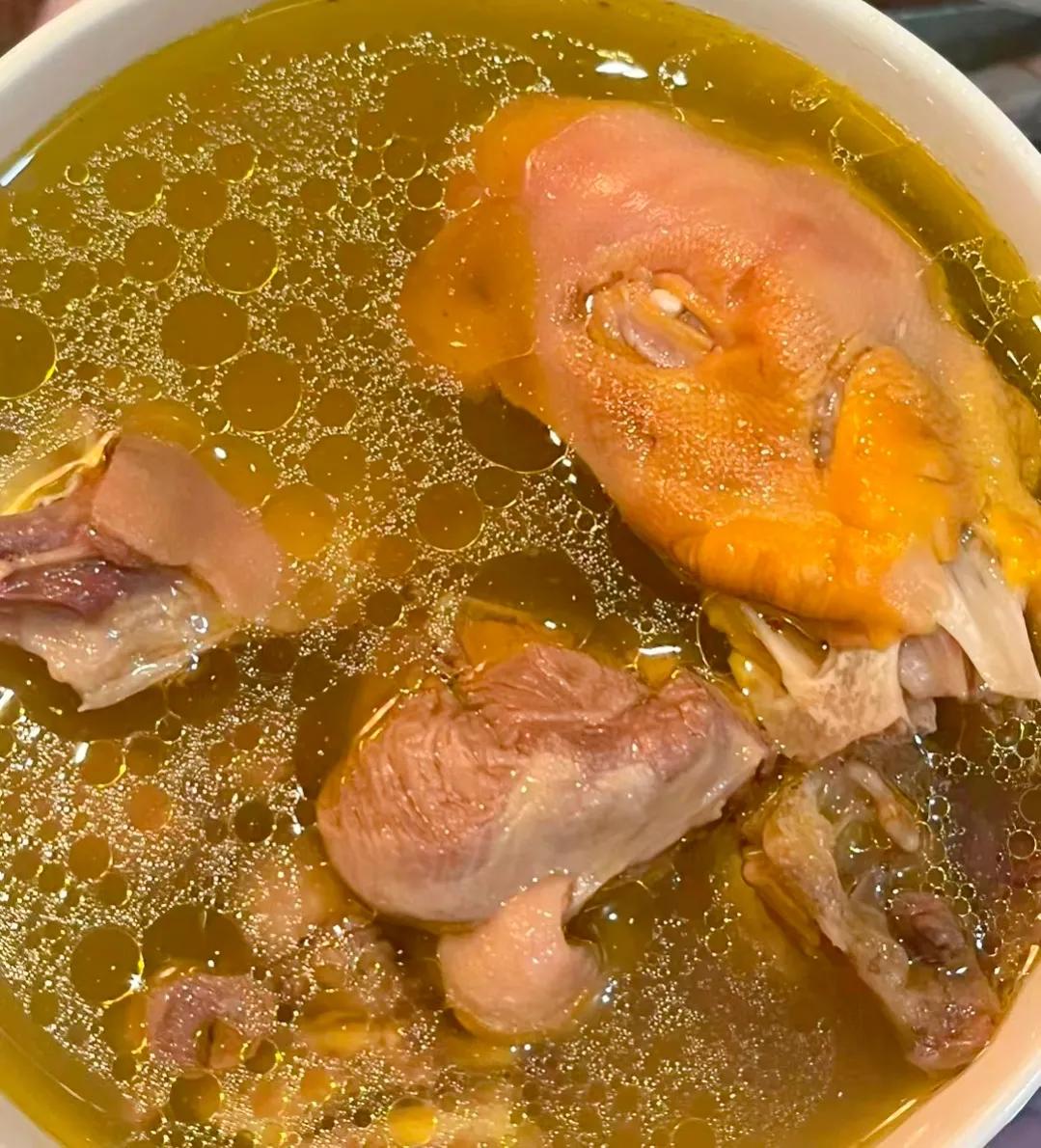 How to make old duck soup? The soup is delicious and authentic? Learn