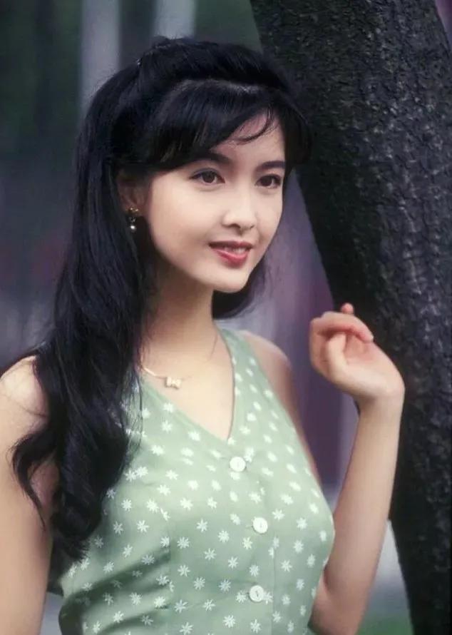 Classic pictures of Zhou Huimin's temperament and beauty - iNEWS