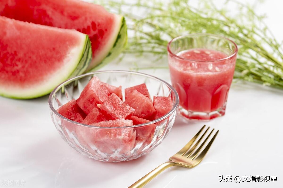 Melon tastes sweet when I was a child, the disgusting melon tastes