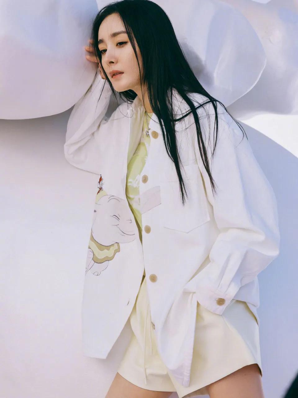 Princess Yang Mi's long straight hair - iNEWS