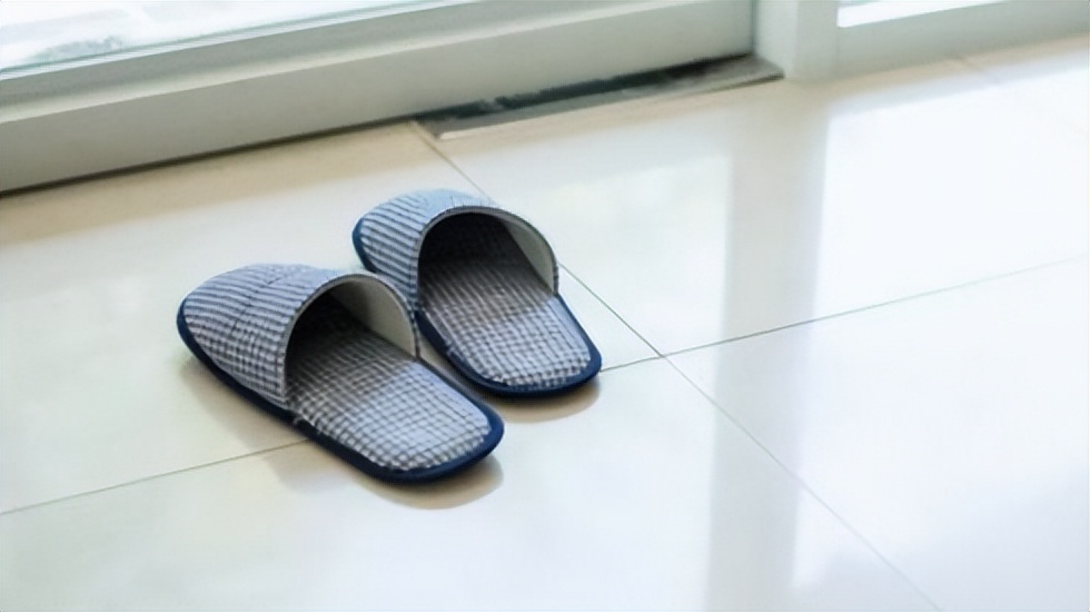 What should I do if the cotton shoes smell bad? The cleaning aunt