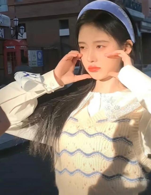 Ju Jingyi is called "effective dressing"!Knitted + long skirts are ...