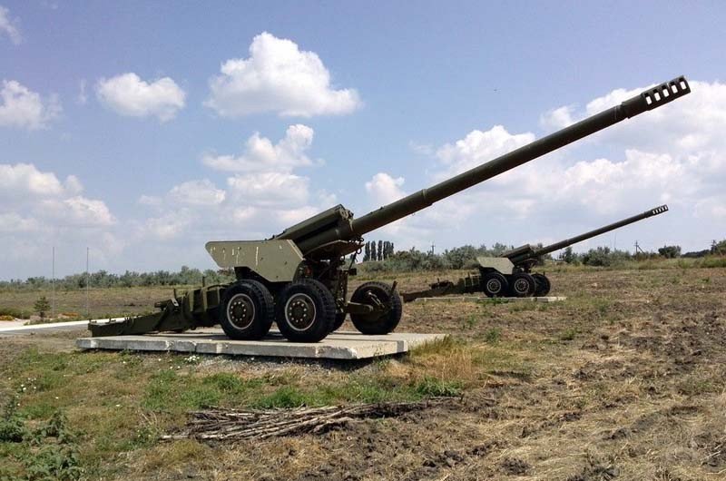 What is the difference between a howitzer and a cannon iNEWS